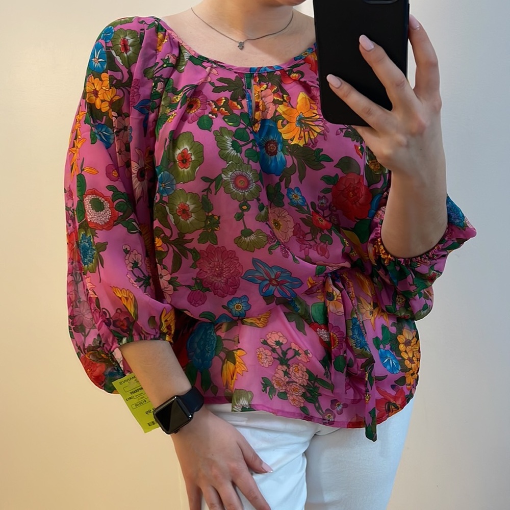 *NWT* Single Pink Floral Flowy Blouse with Ribbon Tie
